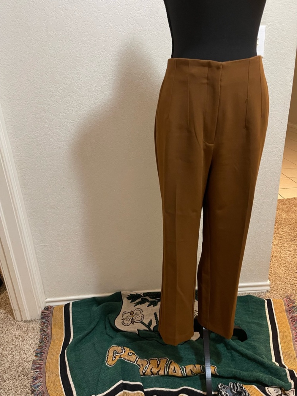 Nine West Tapered Pants in Chestnut Brown